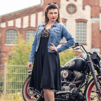 Sukienki / Zobacz teraz!