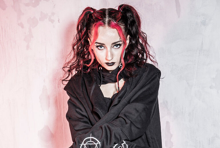 Gothic - Kobiety / Zobacz teraz!